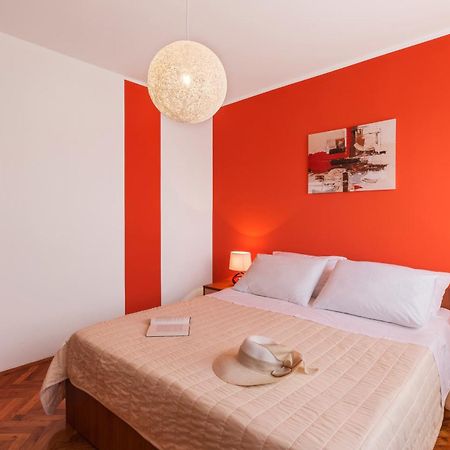 Two Bedroom Apartment, Nice Neighborhood, Free Parking, Wifi Pula Dış mekan fotoğraf