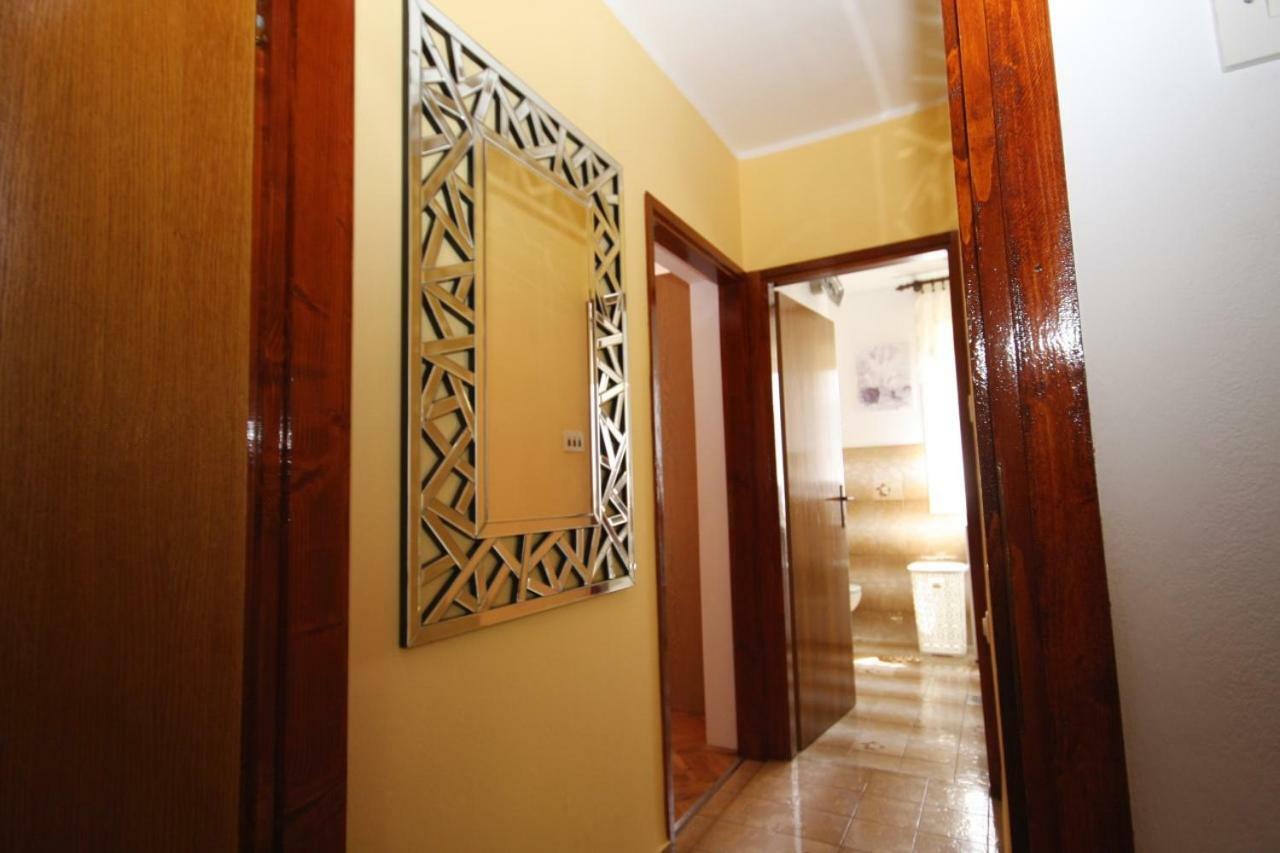 Two Bedroom Apartment, Nice Neighborhood, Free Parking, Wifi Pula Dış mekan fotoğraf