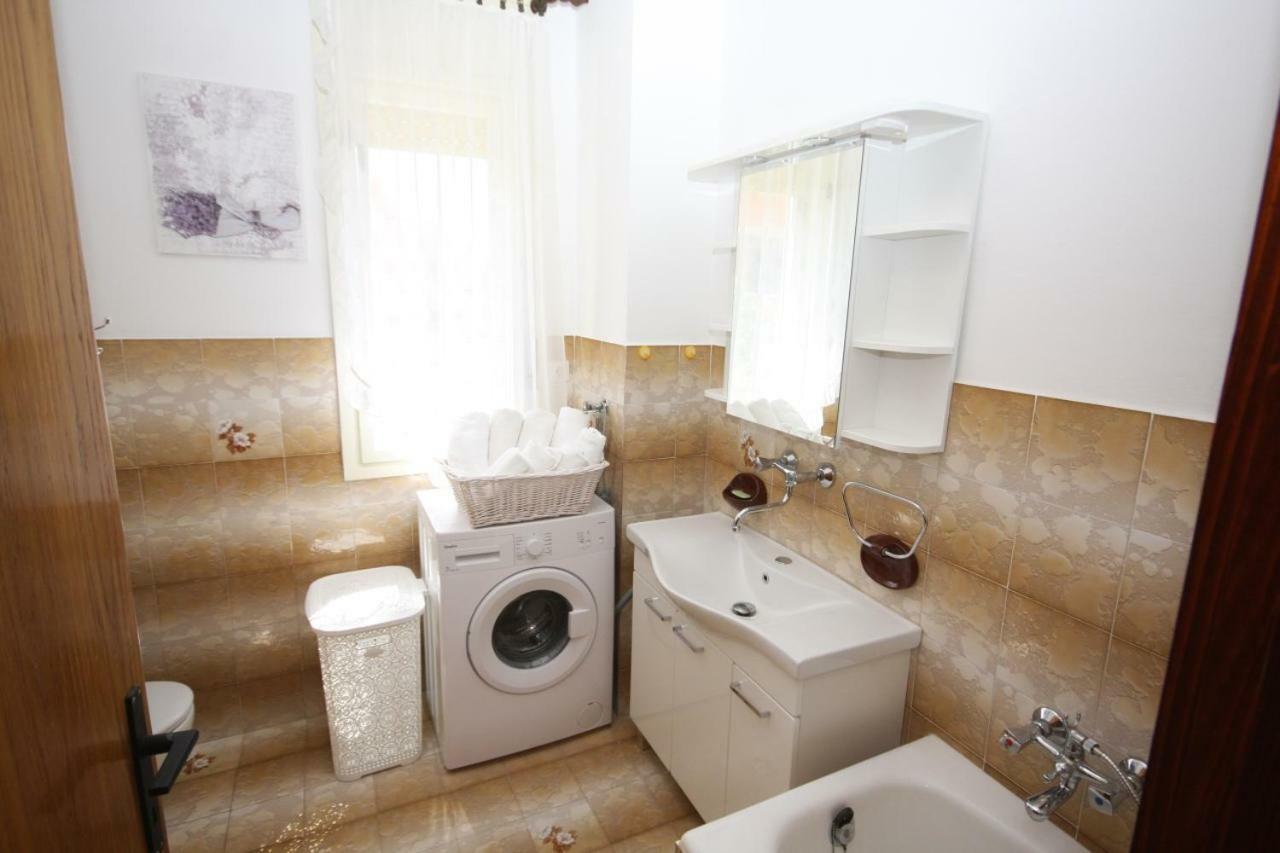 Two Bedroom Apartment, Nice Neighborhood, Free Parking, Wifi Pula Dış mekan fotoğraf