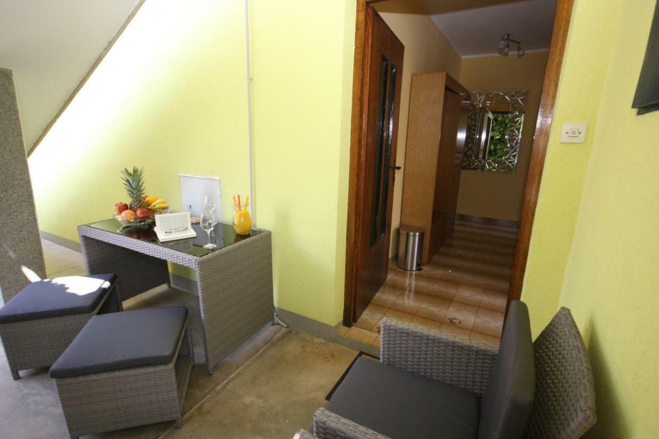 Two Bedroom Apartment, Nice Neighborhood, Free Parking, Wifi Pula Dış mekan fotoğraf