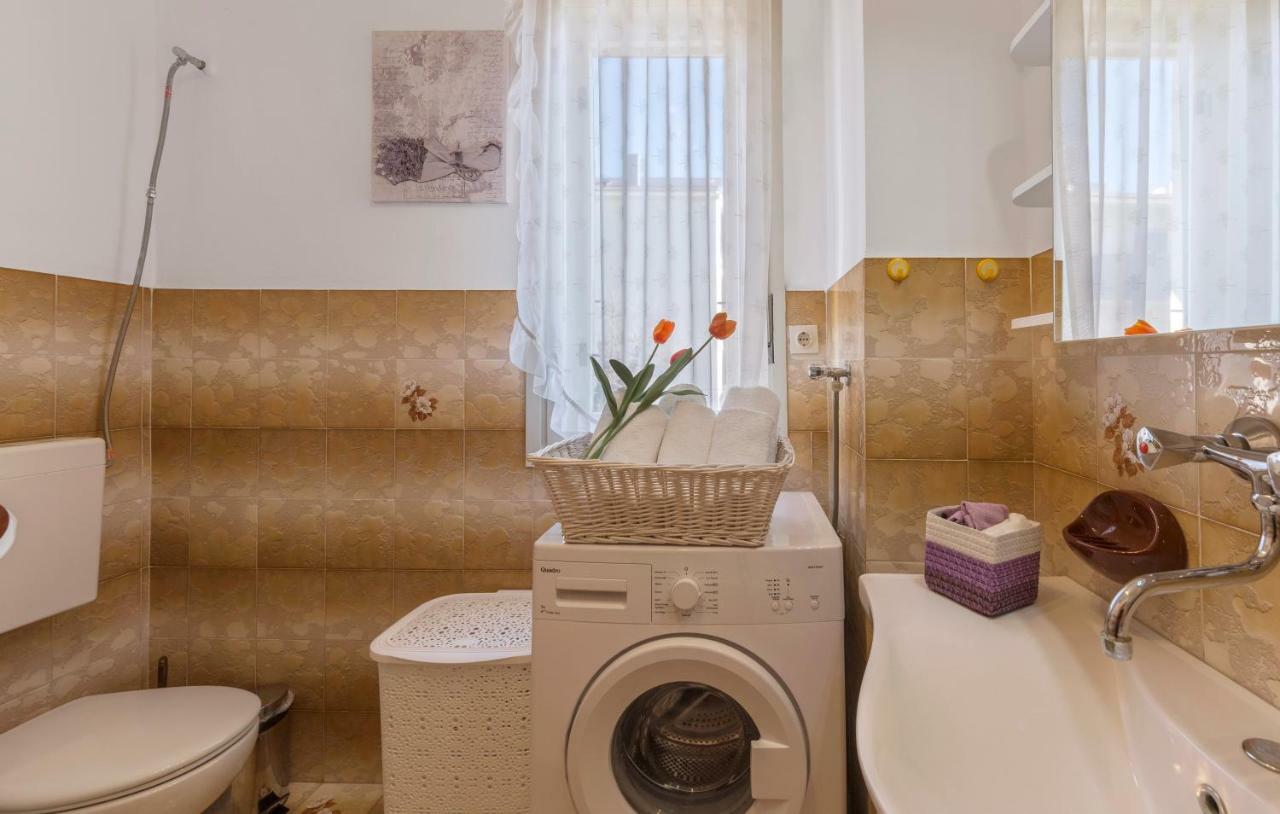 Two Bedroom Apartment, Nice Neighborhood, Free Parking, Wifi Pula Dış mekan fotoğraf